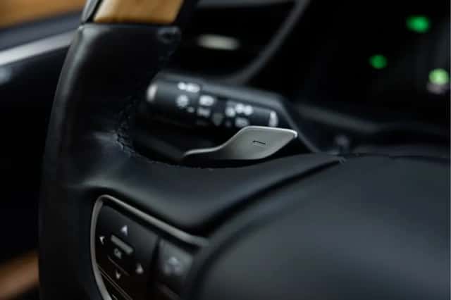 Lexus ES (2022) thumbnail 18