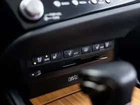 Lexus ES (2022) thumbnail 22