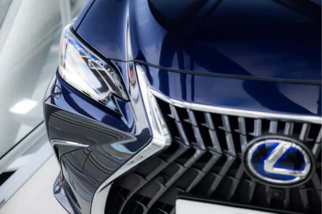 Lexus ES (2022) thumbnail 23