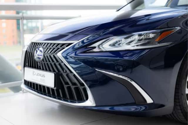Lexus ES (2022) thumbnail 24