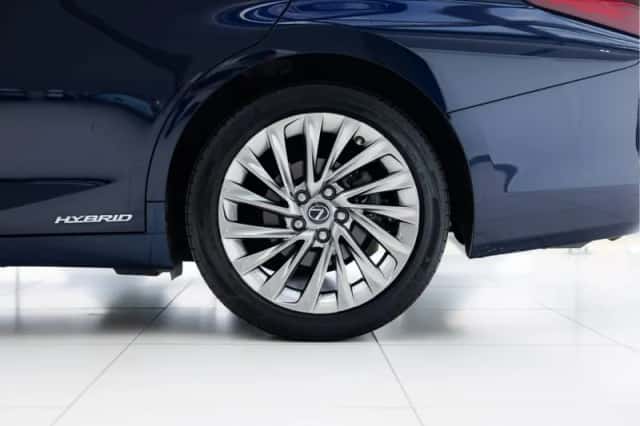 Lexus ES (2022) thumbnail 26
