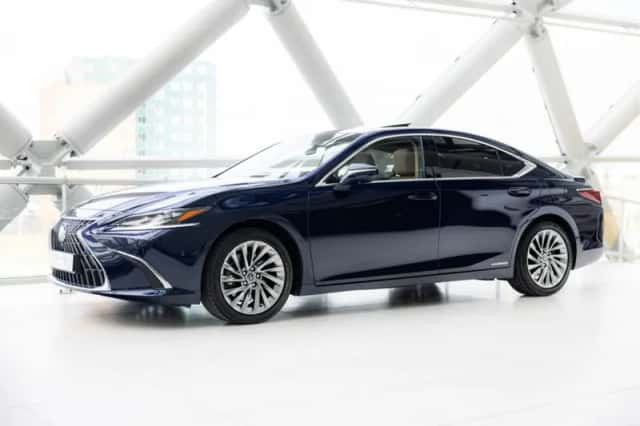 Lexus ES (2022) thumbnail 29
