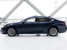 Lexus ES (2022) thumbnail 30