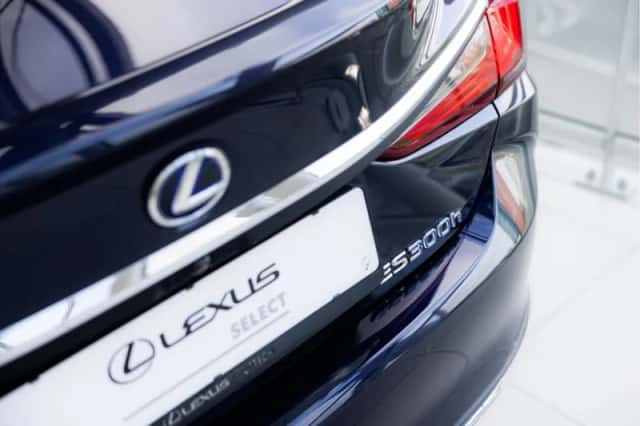 Lexus ES (2022) thumbnail 33