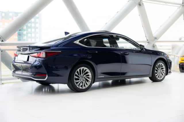 Lexus ES (2022) thumbnail 36