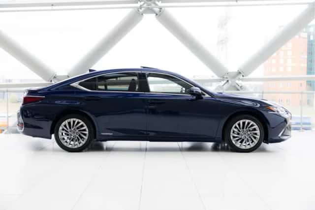 Lexus ES (2022) thumbnail 37