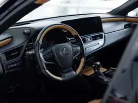 Lexus ES (2022) thumbnail 5