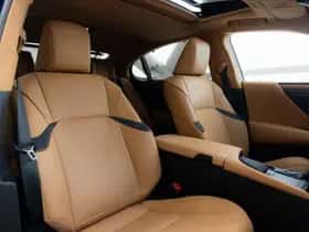 Lexus ES (2022) thumbnail 43