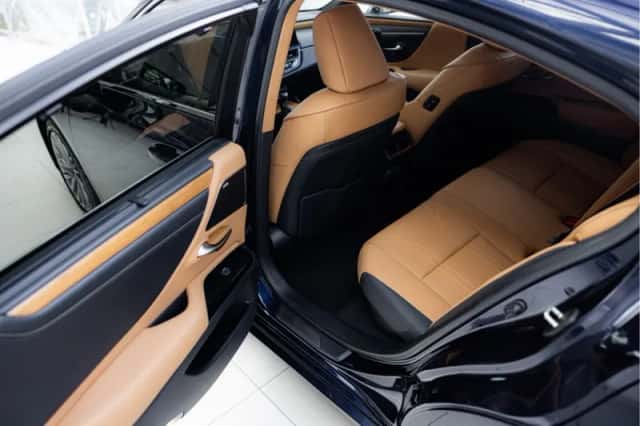 Lexus ES (2022) thumbnail 6