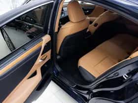 Lexus ES (2022) thumbnail 6