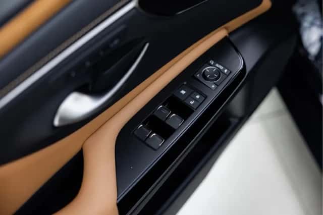 Lexus ES (2022) thumbnail 7