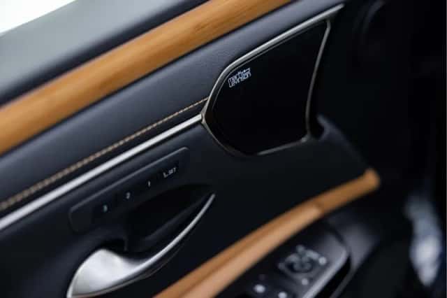 Lexus ES (2022) thumbnail 8
