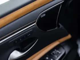 Lexus ES (2022) thumbnail 8