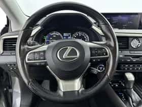 Lexus RX (2018) thumbnail 23