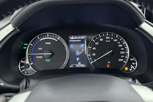 Lexus RX (2018) thumbnail 4