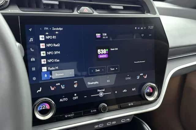 Lexus RZ (2025) thumbnail 7