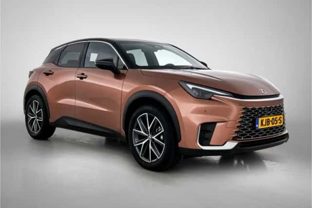 Lexus LBX (2025) thumbnail 12