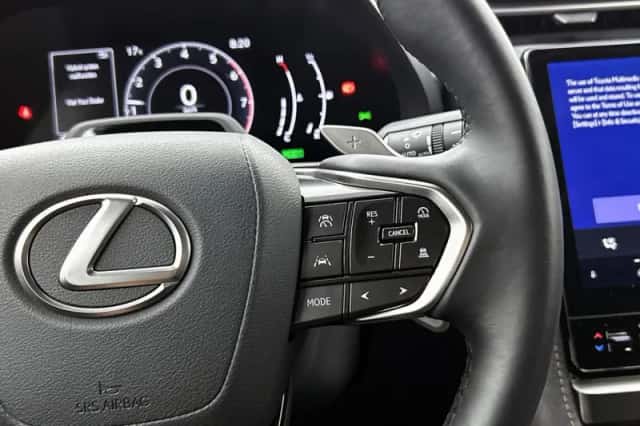 Lexus LBX (2025) thumbnail 14
