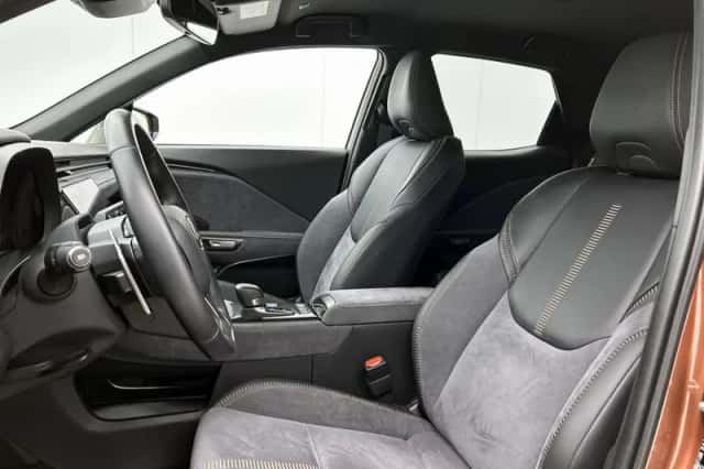 Lexus LBX (2025) thumbnail 15