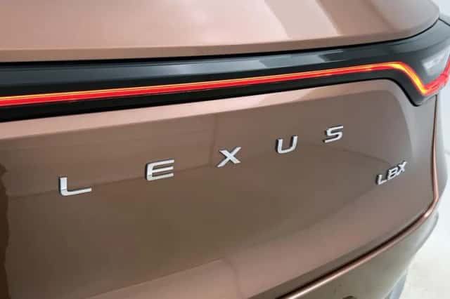 Lexus LBX (2025) thumbnail 19