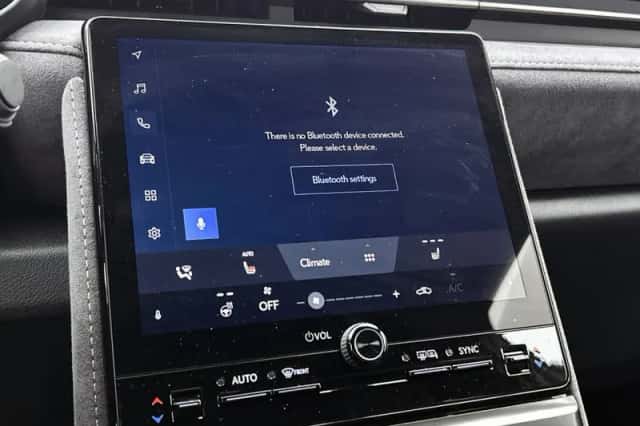 Lexus LBX (2025) thumbnail 27