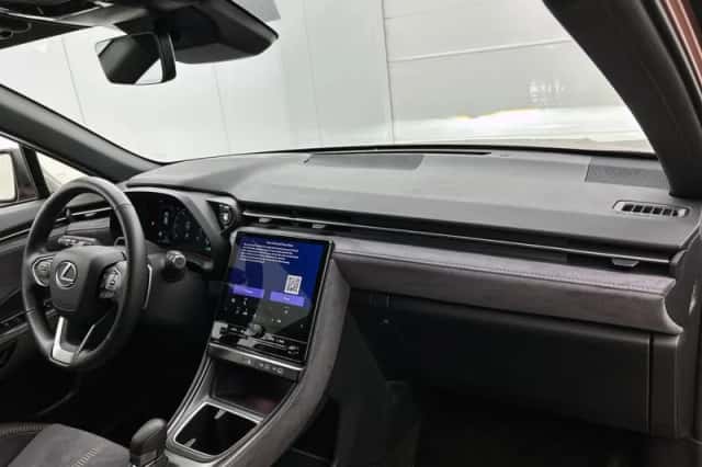 Lexus LBX (2025) thumbnail 6