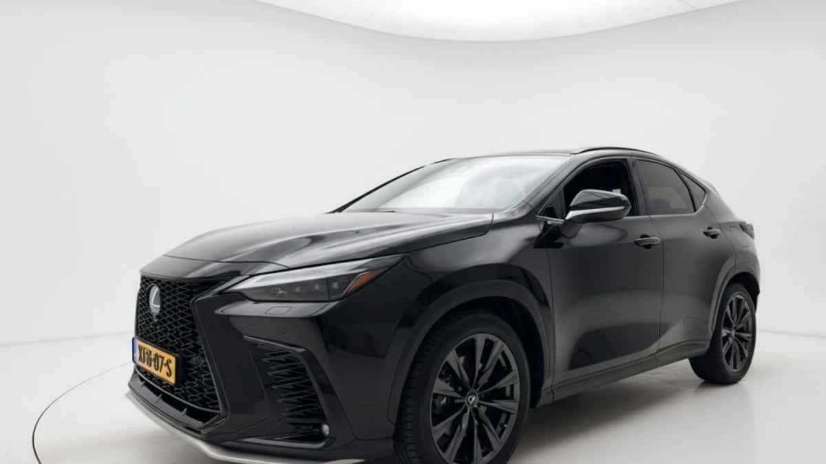 Lexus NX (2023) — foto 1