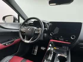 Lexus NX (2023) thumbnail 7