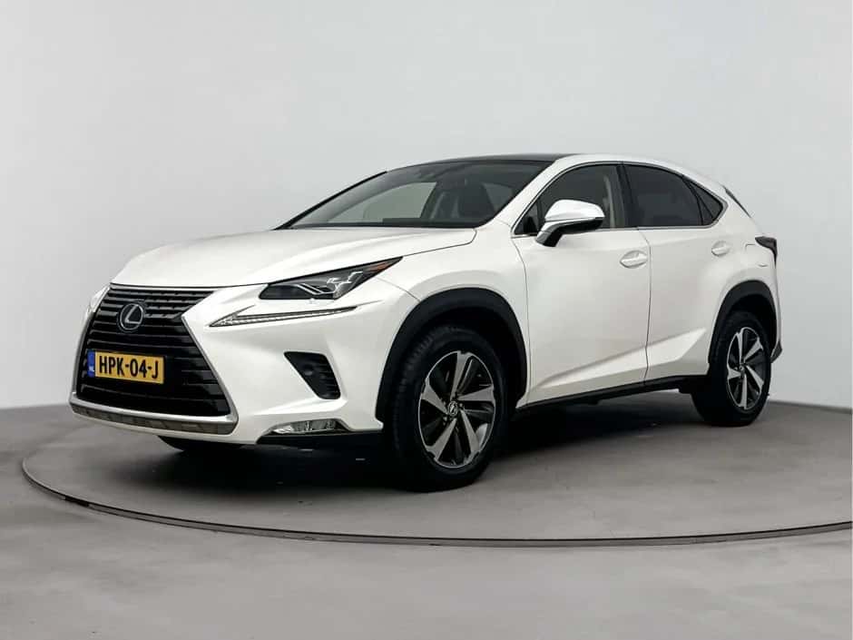 Lexus NX (2020) — foto 1