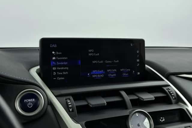 Lexus NX (2020) thumbnail 11