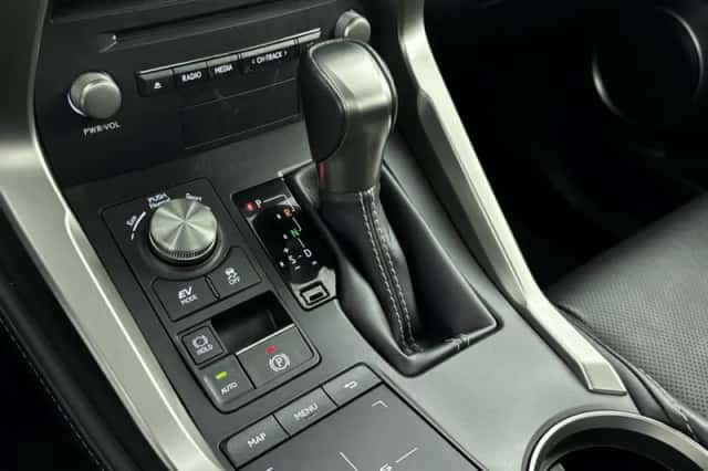 Lexus NX (2020) thumbnail 12
