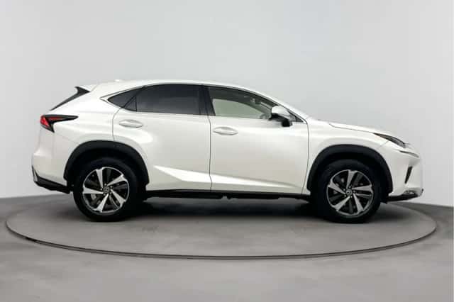 Lexus NX (2020) thumbnail 15