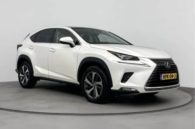 Lexus NX (2020) thumbnail 16