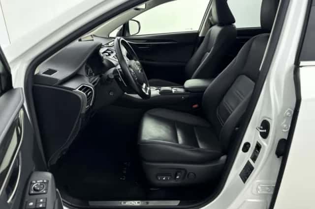Lexus NX (2020) thumbnail 19