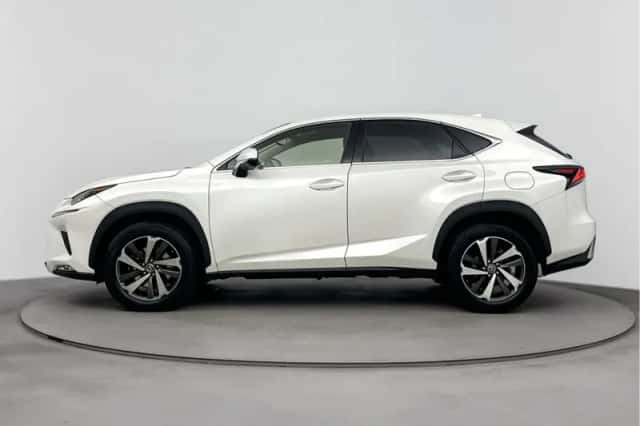 Lexus NX (2020) thumbnail 3