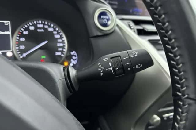 Lexus NX (2020) thumbnail 24