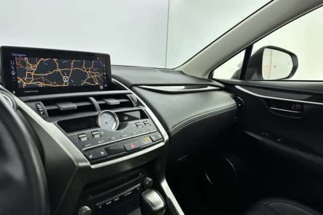Lexus NX (2020) thumbnail 7