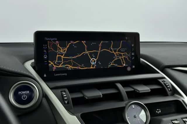 Lexus NX (2020) thumbnail 9