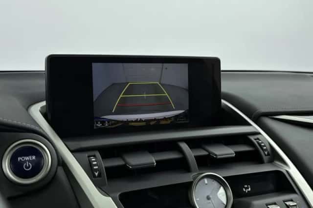 Lexus NX (2020) thumbnail 10