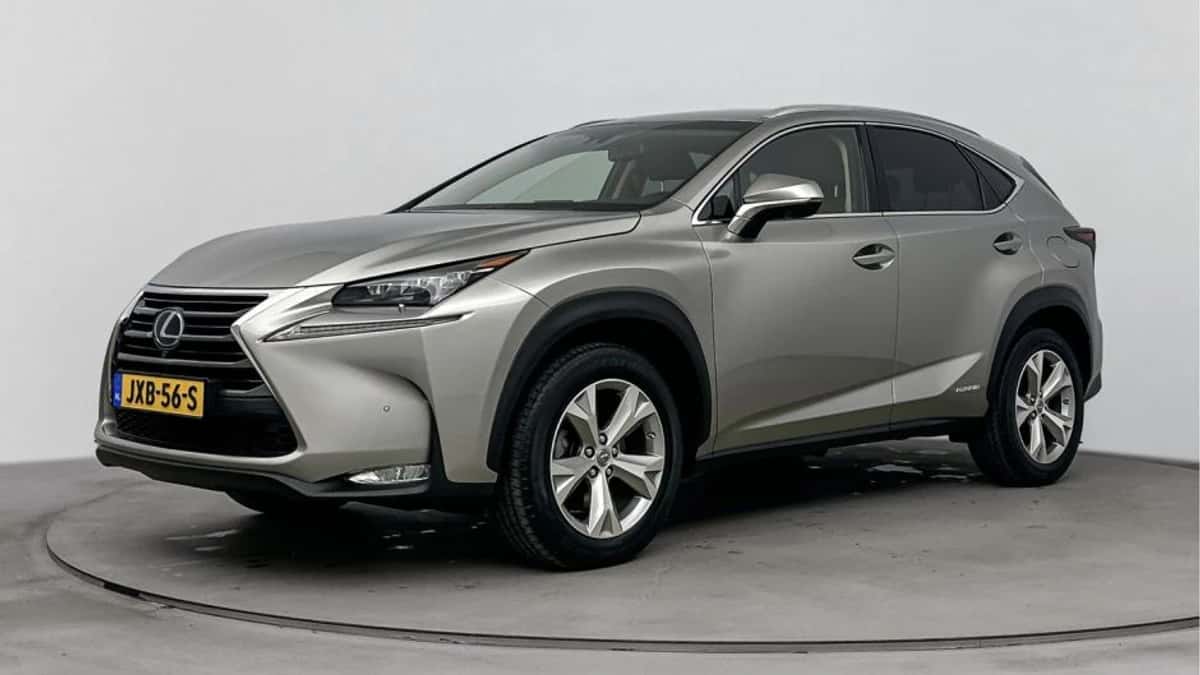 Lexus NX (2017) — foto 1
