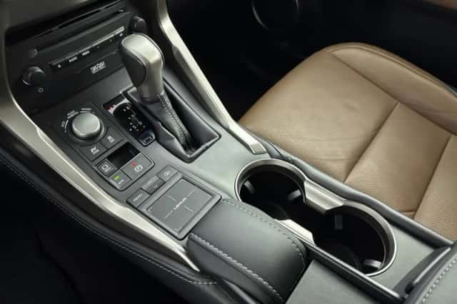 Lexus NX (2017) thumbnail 11