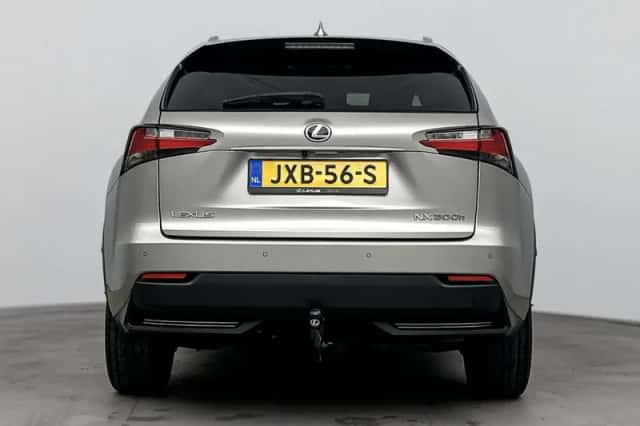 Lexus NX (2017) thumbnail 21
