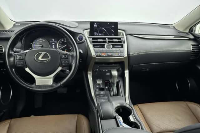 Lexus NX (2017) thumbnail 4