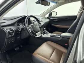 Lexus NX (2017) thumbnail 31