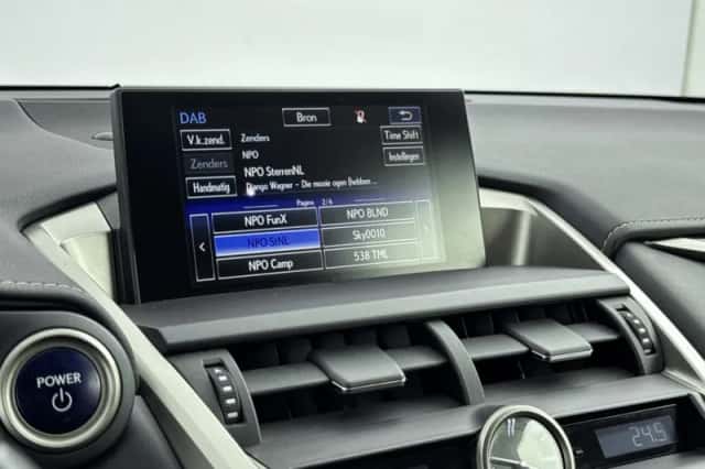 Lexus NX (2017) thumbnail 7