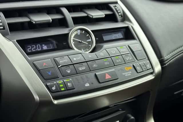 Lexus NX (2017) thumbnail 10