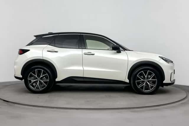 Lexus LBX (2025) thumbnail 11