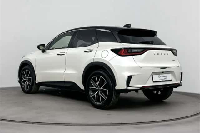 Lexus LBX (2025) thumbnail 13