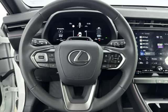 Lexus LBX (2025) thumbnail 17