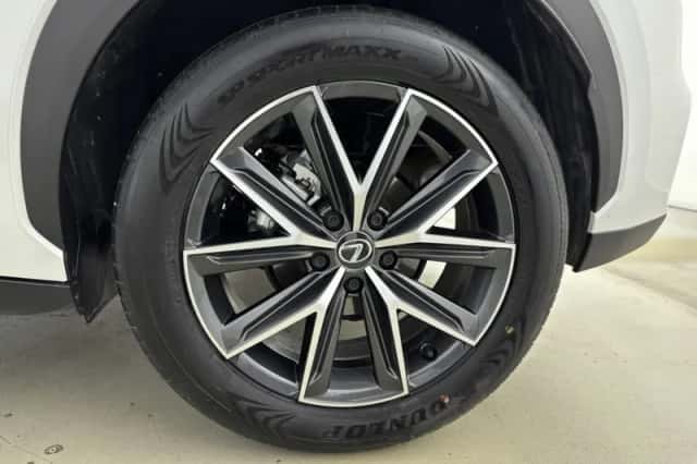 Lexus LBX (2025) thumbnail 22